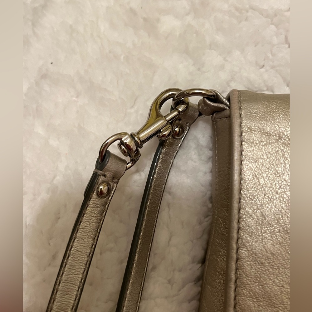Coach Vintage Metallic Gold Large Wristlet Clutch Bag EUC - Picture 4 of 13